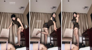 【亚兮】黑丝美腿踩地毯奴-97LZTD-146542