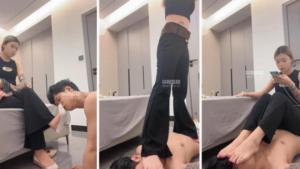 《直播调教视频》【丢丢】滴蜡-臭脚丫捂脸-坐脸窒息【双视角版】-97LZTD-146565