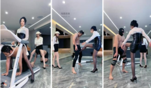 【麋鹿银儿】双主跑步机骑马高跟踩踢裆双狗-97LZTD-34929